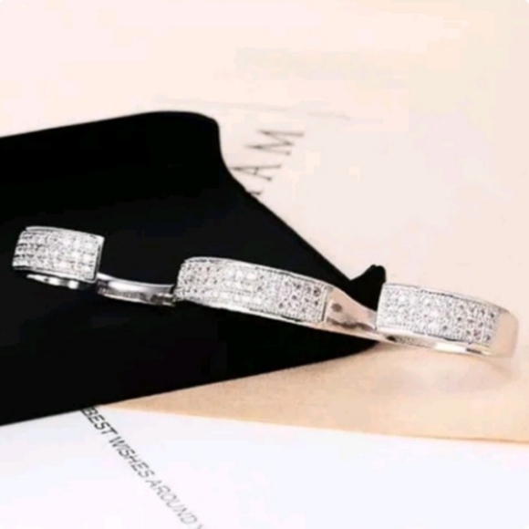 💎 Interwoven 3 Finger Ring - Picture 4 of 8